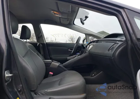 2013 Toyota Prius Three из США, поврежденный, VIN JTDKN3DUXD5601062